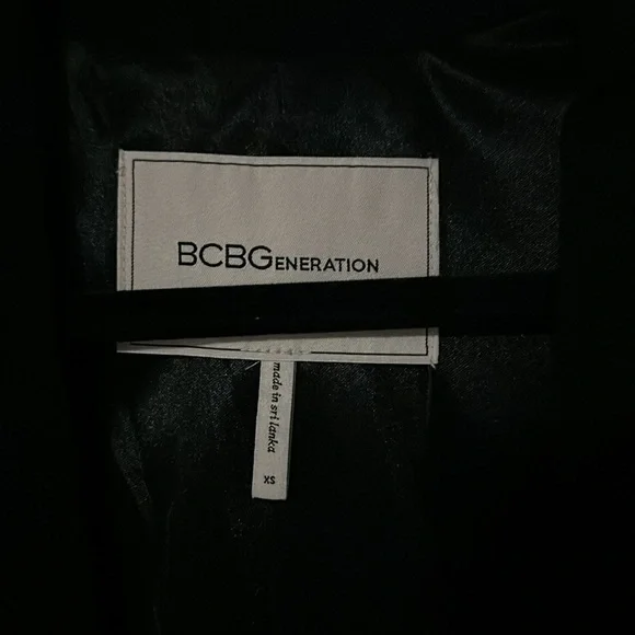 BCBG open front high low blazer - Picture 2 of 6